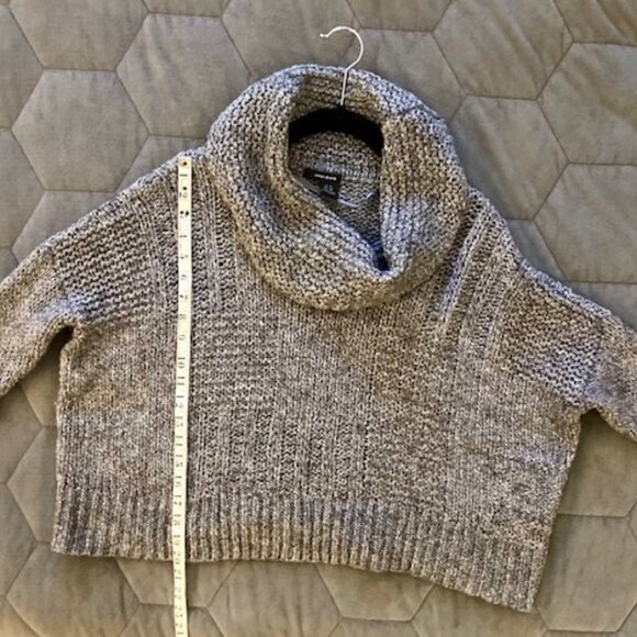 DKNY Jeans Grey Cropped Sweater - Picture 5 of 5